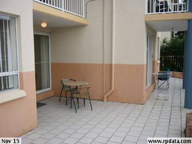 6/14 Darrambal Street, Chevron Island QLD 4217