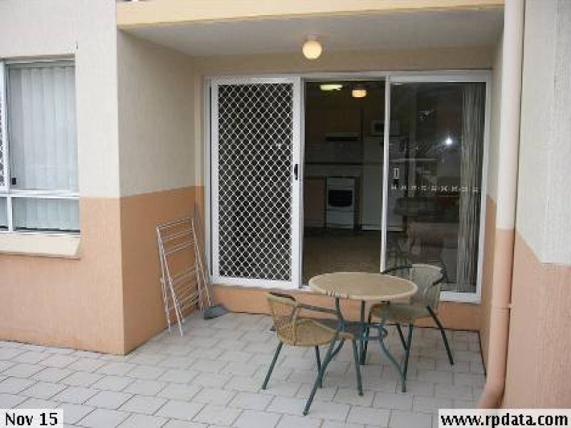 6/14 Darrambal Street, Chevron Island QLD 4217