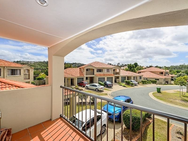 5/1 Santa Isobel Boulevard, Pacific Pines QLD 4211