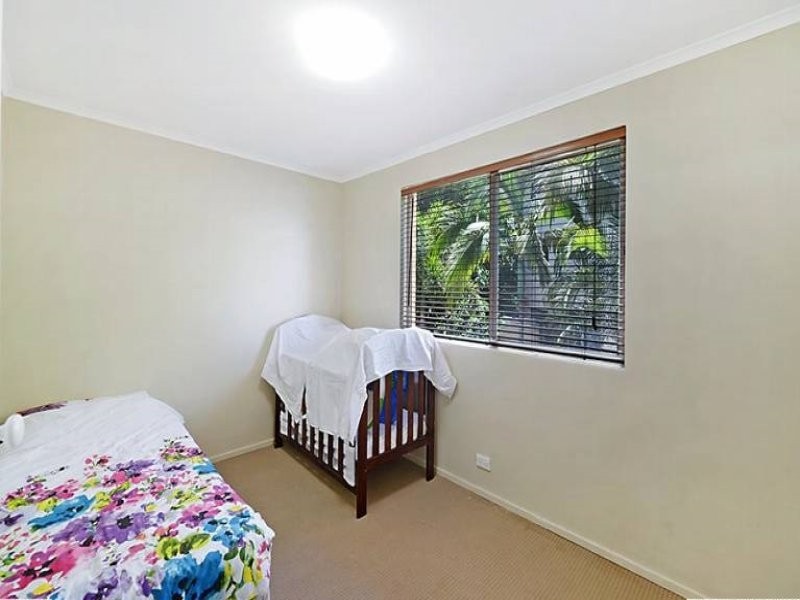 6/8 Darrambal Street, Chevron Island QLD 4217