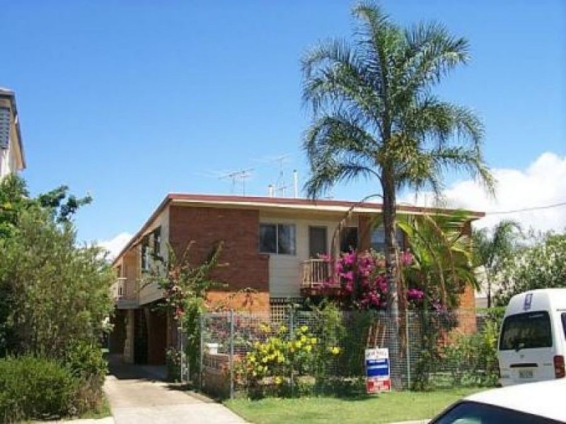 2/6 Adori Street, Chevron Island QLD 4217