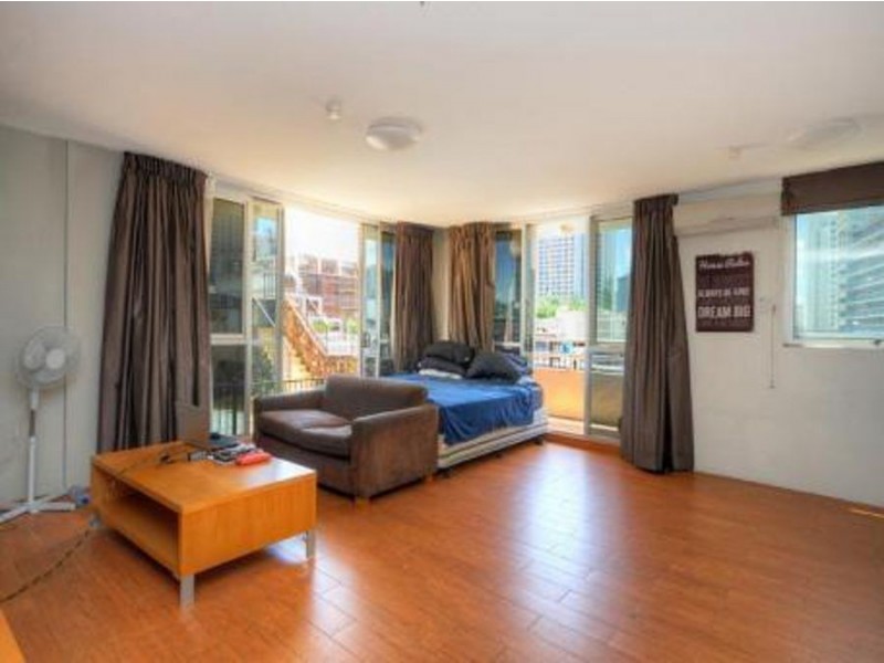 31/19 Orchid, Surfers Paradise QLD 4217