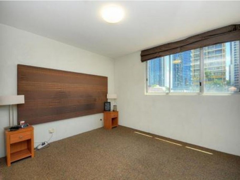 31/19 Orchid, Surfers Paradise QLD 4217