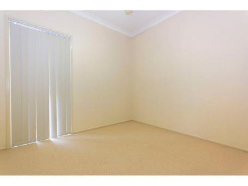 2/76 Brisbane Rd, Southport QLD 4215