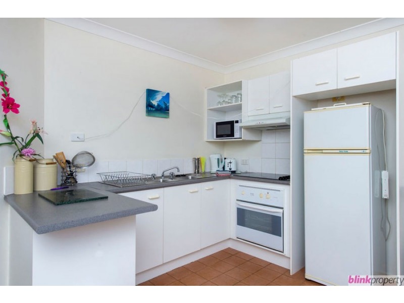 21/3 Barranbali st, Chevron Island QLD 4217