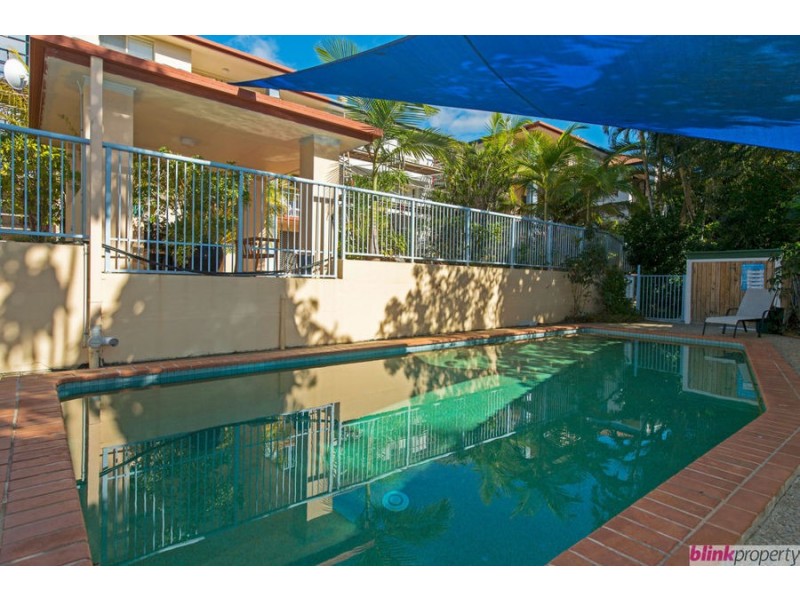 21/3 Barranbali st, Chevron Island QLD 4217