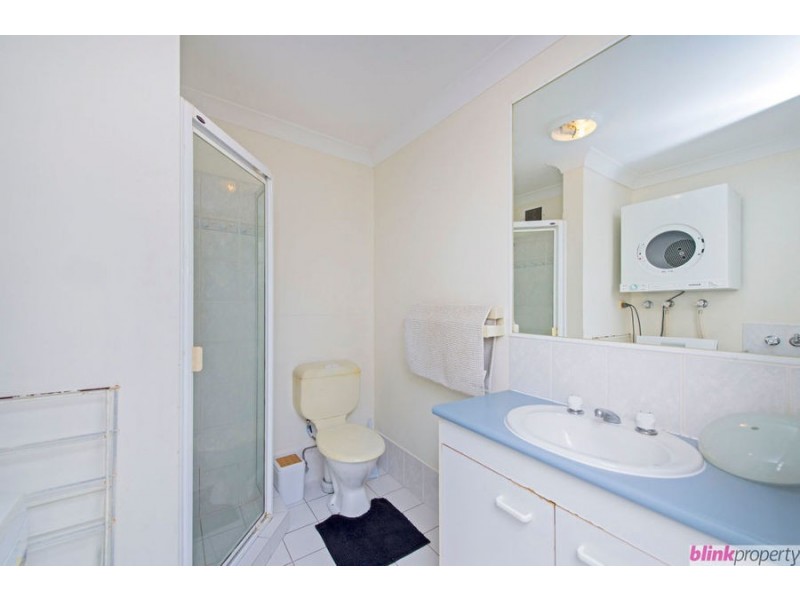 21/3 Barranbali st, Chevron Island QLD 4217