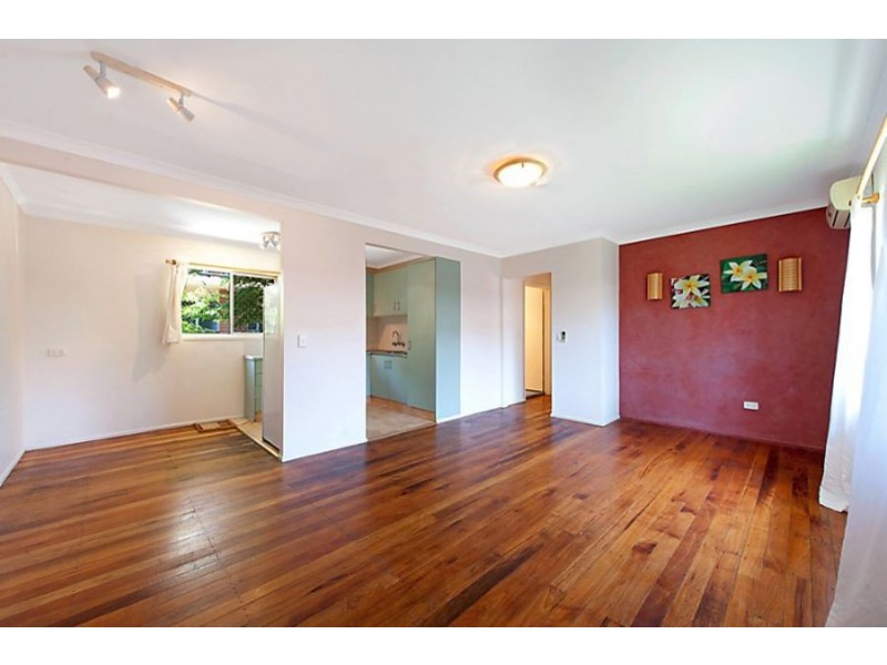 4/19 Darrambal street, Chevron Island QLD 4217