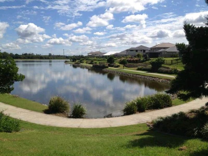 25/2 Koala Town Road, Upper Coomera QLD 4209