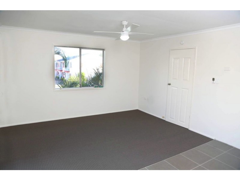 4/13 Central Street, Labrador QLD 4215