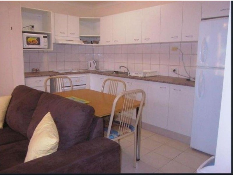 21/3 Barranbali Street, Chevron Island QLD 4217