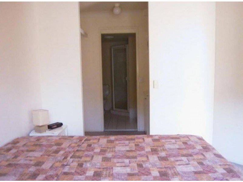 21/3 Barranbali Street, Chevron Island QLD 4217