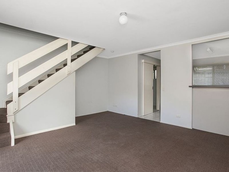 2/11 Martin Street, Nerang QLD 4211