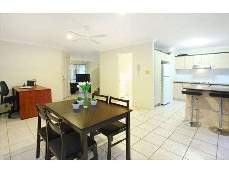 44/74 Universal Street, Pacific Pines QLD 4211