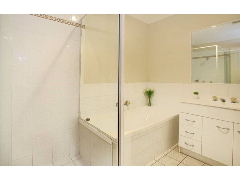 44/74 Universal Street, Pacific Pines QLD 4211