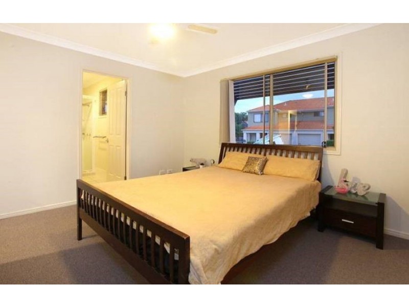 44/74 Universal Street, Pacific Pines QLD 4211