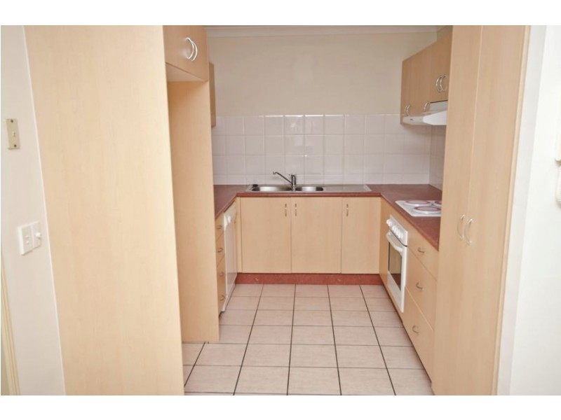 8/442 Pine Ridge Road, Coombabah QLD 4216