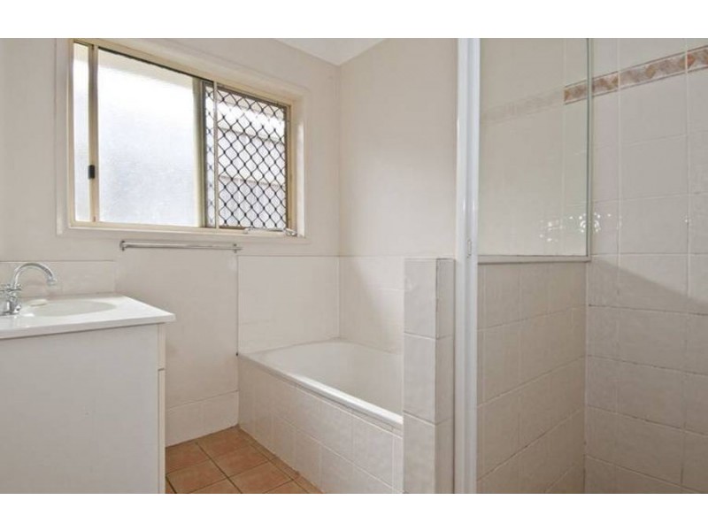 17 Kings Row, Edens Landing QLD 4207