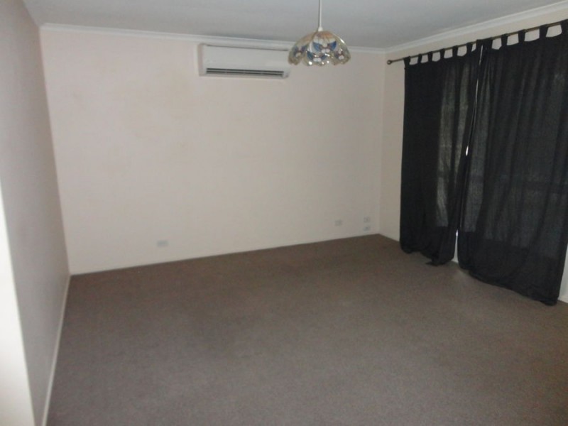 13 Houdini Terrace, Edens Landing QLD 4207