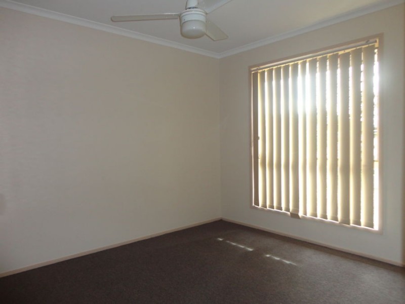 15 Houdini Terrace, Edens Landing QLD 4207