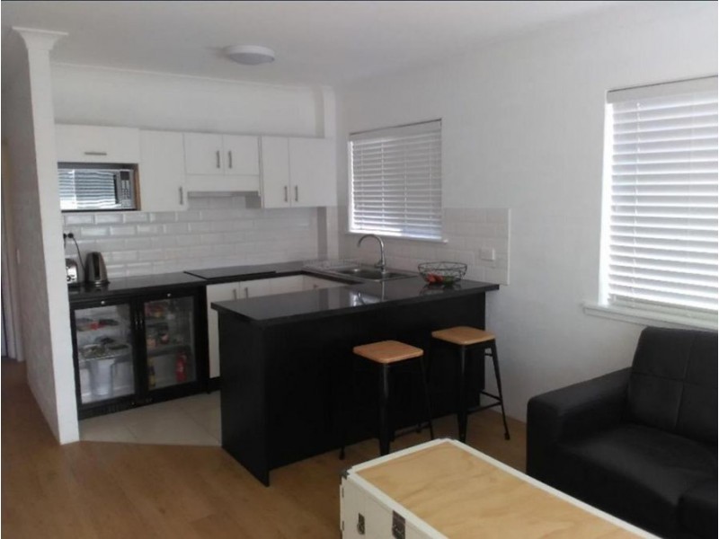 4/17 Meyer St, Southport QLD 4215