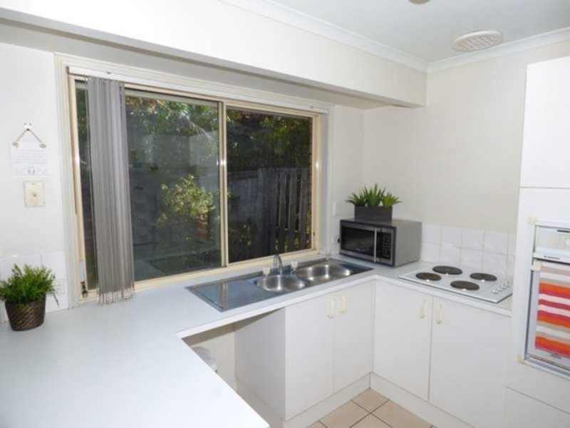 25 Fig Tree Court, Oxenford QLD 4210