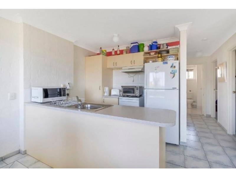 42/13 Brown Street, Labrador QLD 4215