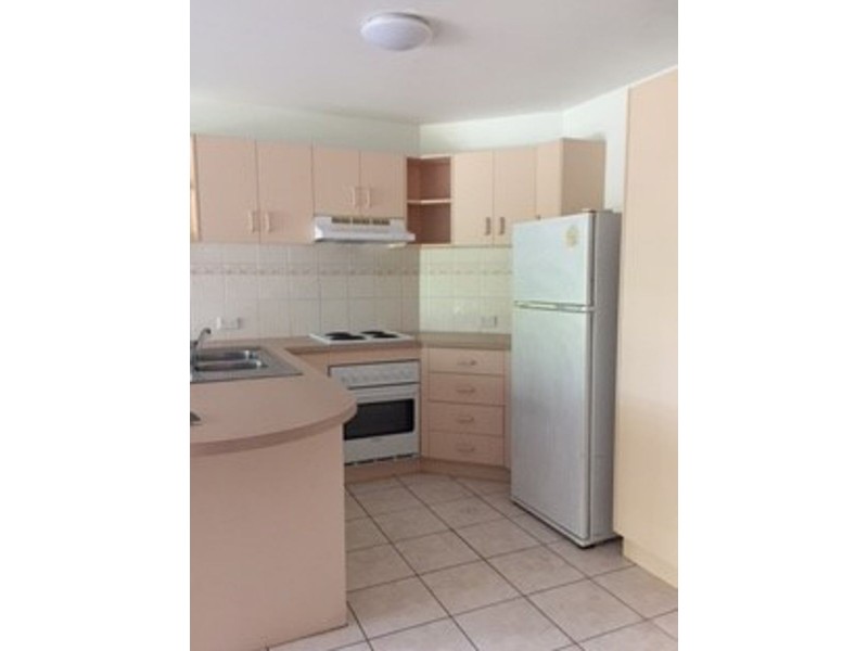 8/143 Frank Street, Labrador QLD 4215