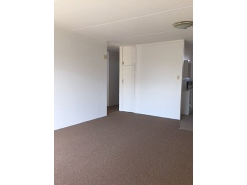 8A/18 Thomas Drive, Chevron Island QLD 4217