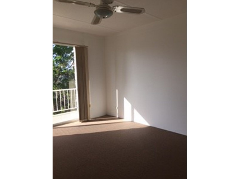 8A/18 Thomas Drive, Chevron Island QLD 4217