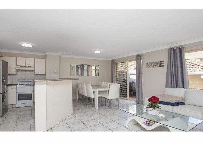 4/4 Bushmead Street, Nerang QLD 4211