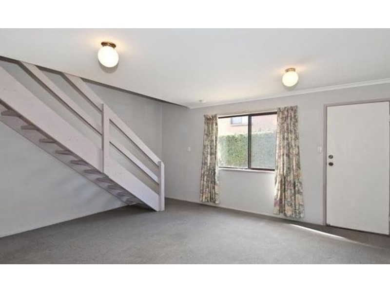 2/2 Cognac Court, Kingston QLD 4114
