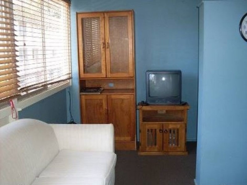 8/5 Watson Avenue, Surfers Paradise QLD 4217