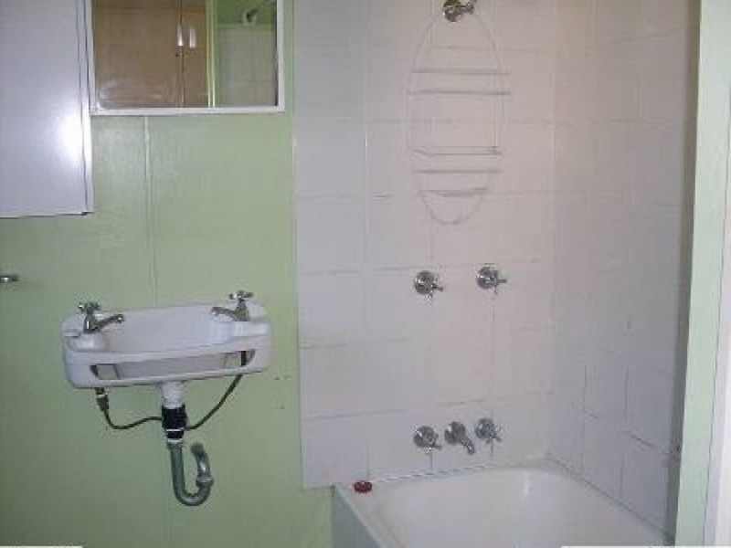 8/5 Watson Avenue, Surfers Paradise QLD 4217