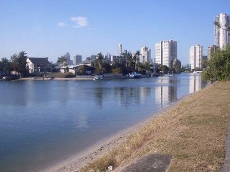 8/5 Watson Avenue, Surfers Paradise QLD 4217