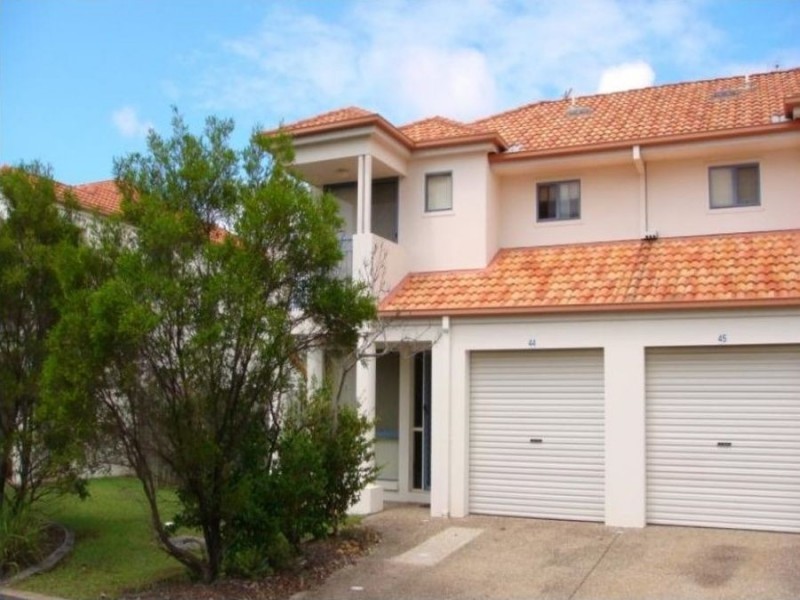 44 2 Studio Drive, Pacific Pines QLD 4211