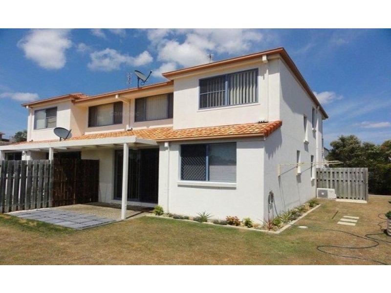 44 2 Studio Drive, Pacific Pines QLD 4211