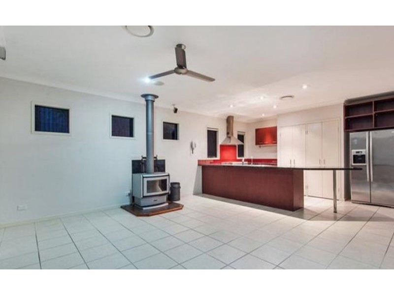 37 Carmarthen Circuit, Pacific Pines QLD 4211