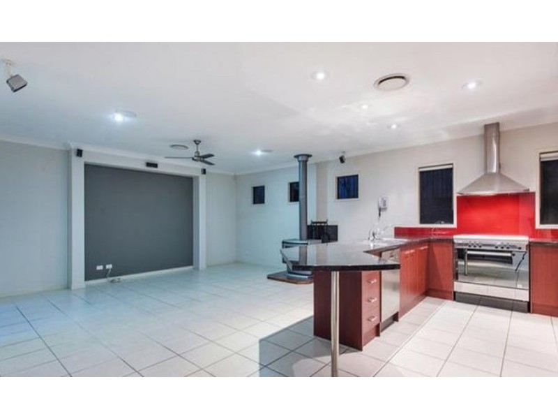 37 Carmarthen Circuit, Pacific Pines QLD 4211