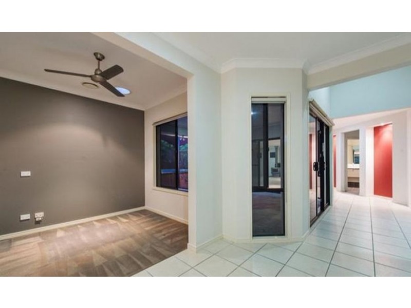 37 Carmarthen Circuit, Pacific Pines QLD 4211