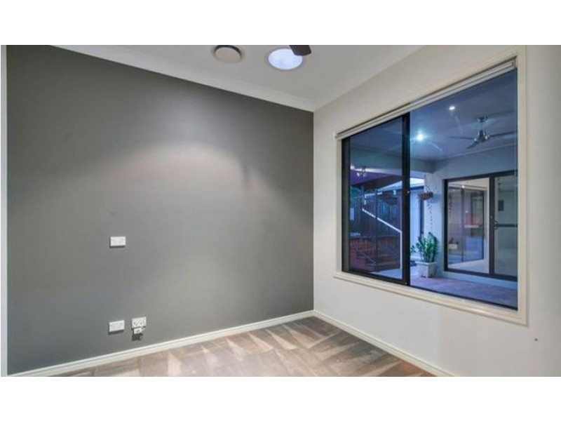37 Carmarthen Circuit, Pacific Pines QLD 4211