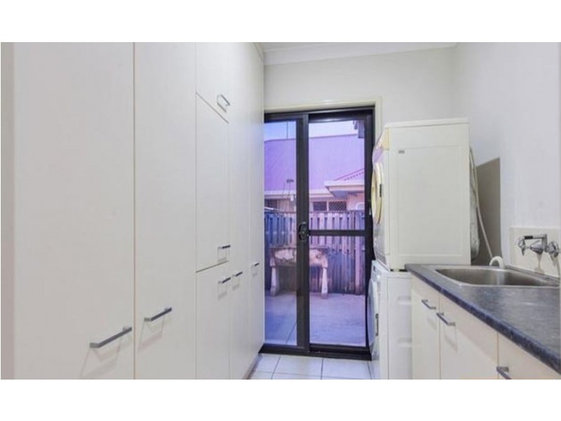 37 Carmarthen Circuit, Pacific Pines QLD 4211