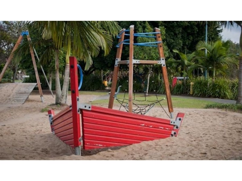 37 Carmarthen Circuit, Pacific Pines QLD 4211