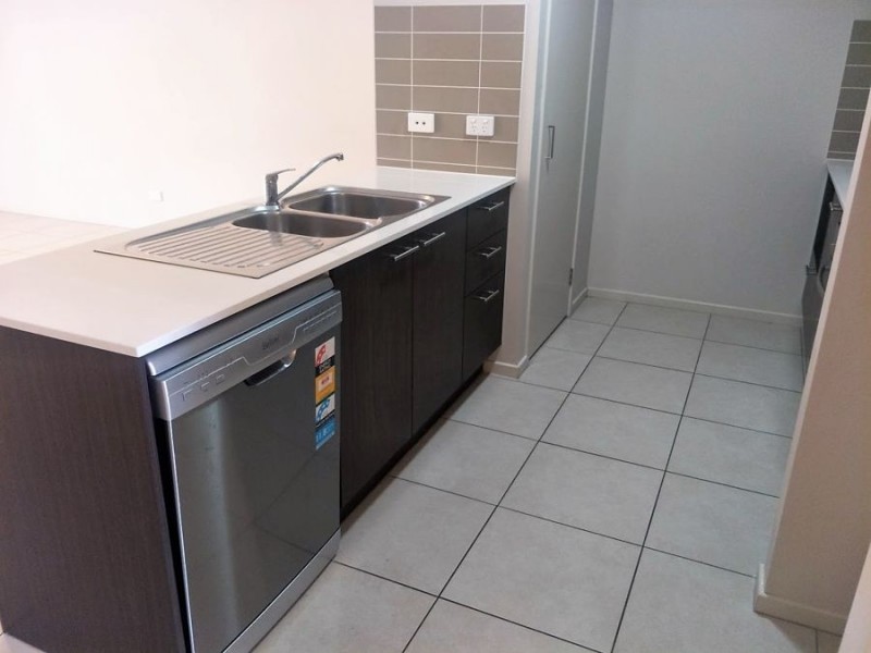 2/3 Christine Drive, Coomera QLD 4209