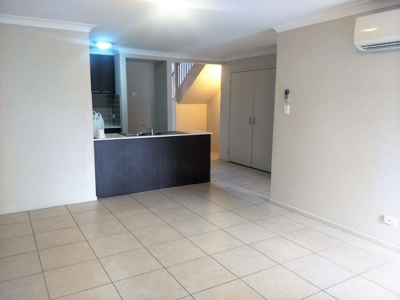 2/3 Christine Drive, Coomera QLD 4209