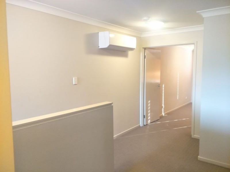 2/3 Christine Drive, Coomera QLD 4209