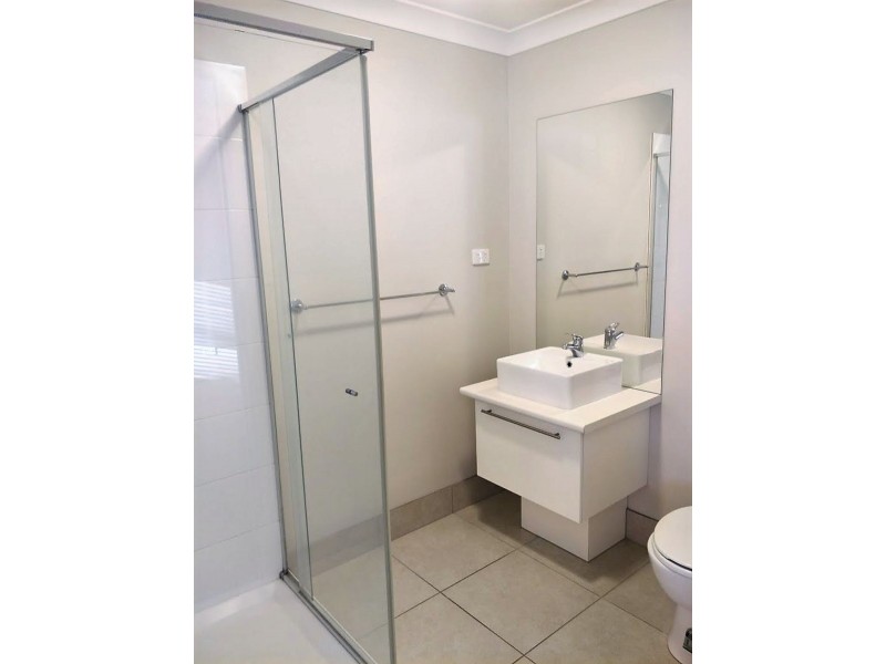 2/3 Christine Drive, Coomera QLD 4209