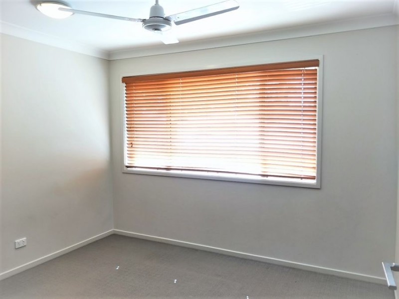 2/3 Christine Drive, Coomera QLD 4209