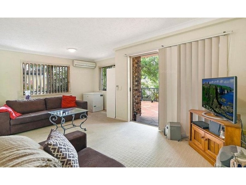 2/14-16 Spendelove Avenue, Southport QLD 4215