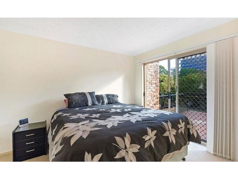 2/14-16 Spendelove Avenue, Southport QLD 4215